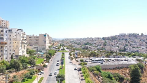 מכיוון הכניסה לעיר.JPG